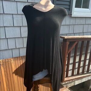 LY Lexi York  Bamboo Black Asymmetrical Sleeveless Poncho
